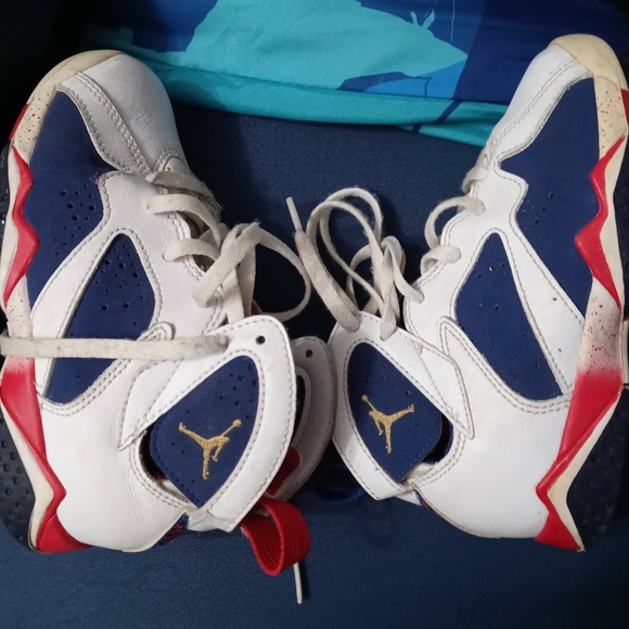 Shoes - Picture 2 of 6